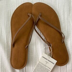 NWT Amazon essentials women’s size 12 light brown/tan flip flops